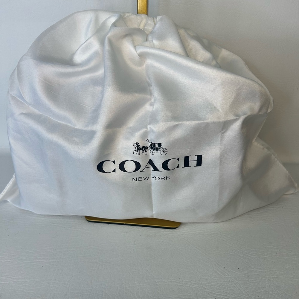 Coach Vintage 9812 Ridgefield Flap
Turn Lock Crossbody Leather Bag Black
USA - Picture 16 of 16